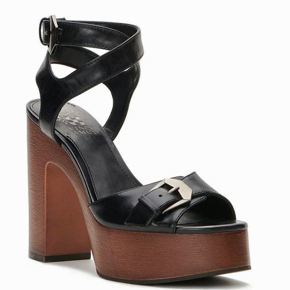 VINCE CAMUTO RONDEA SANDAL New with box.